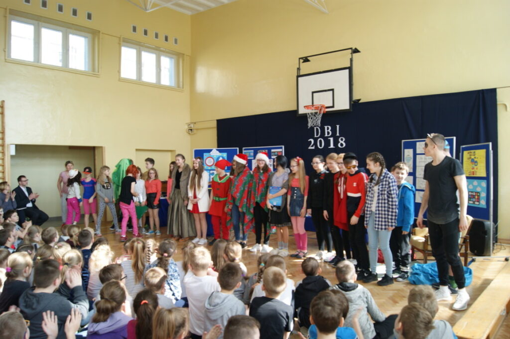 Dni Bezpiecznego Internetu w SP nr 2 we Władysławowie (foto)